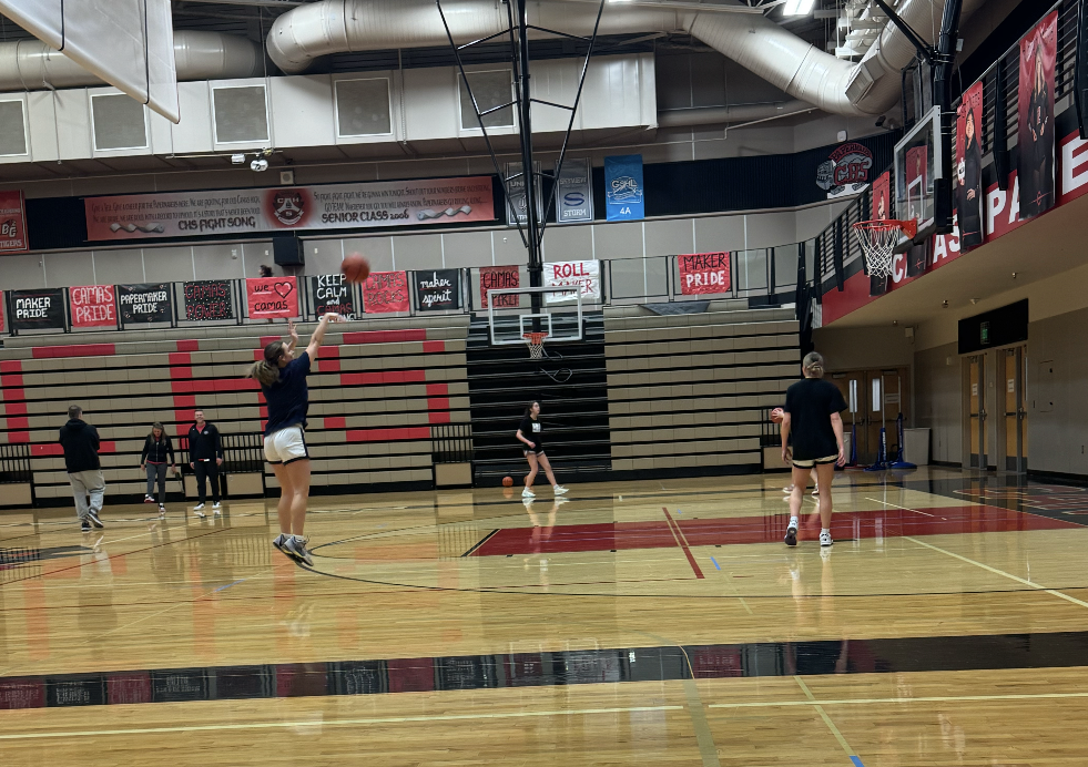 Camas Girls Varsity Basketball Team: Determined to Win State and Strengthen the Team